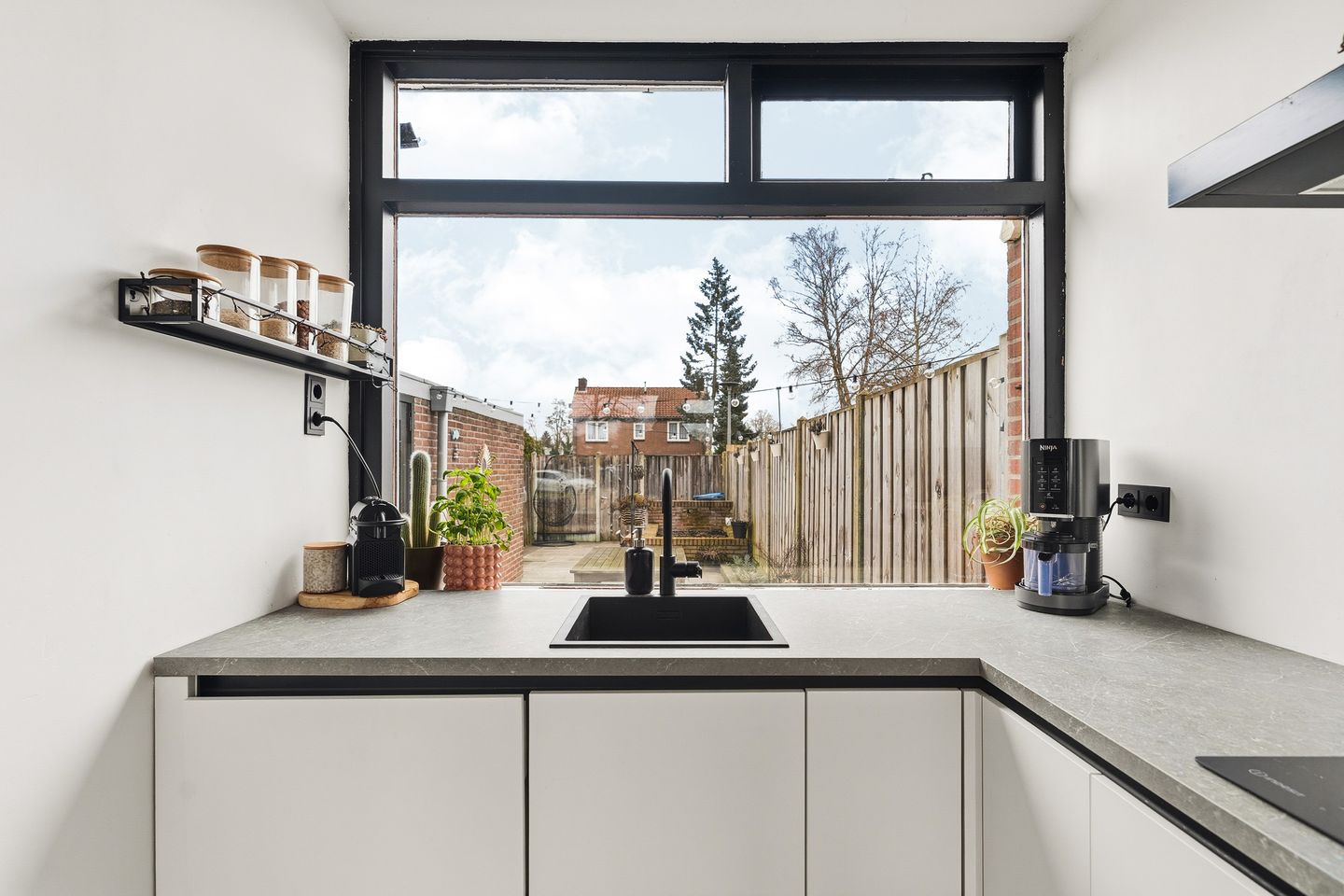 Foto 10 van Industrielaan 25