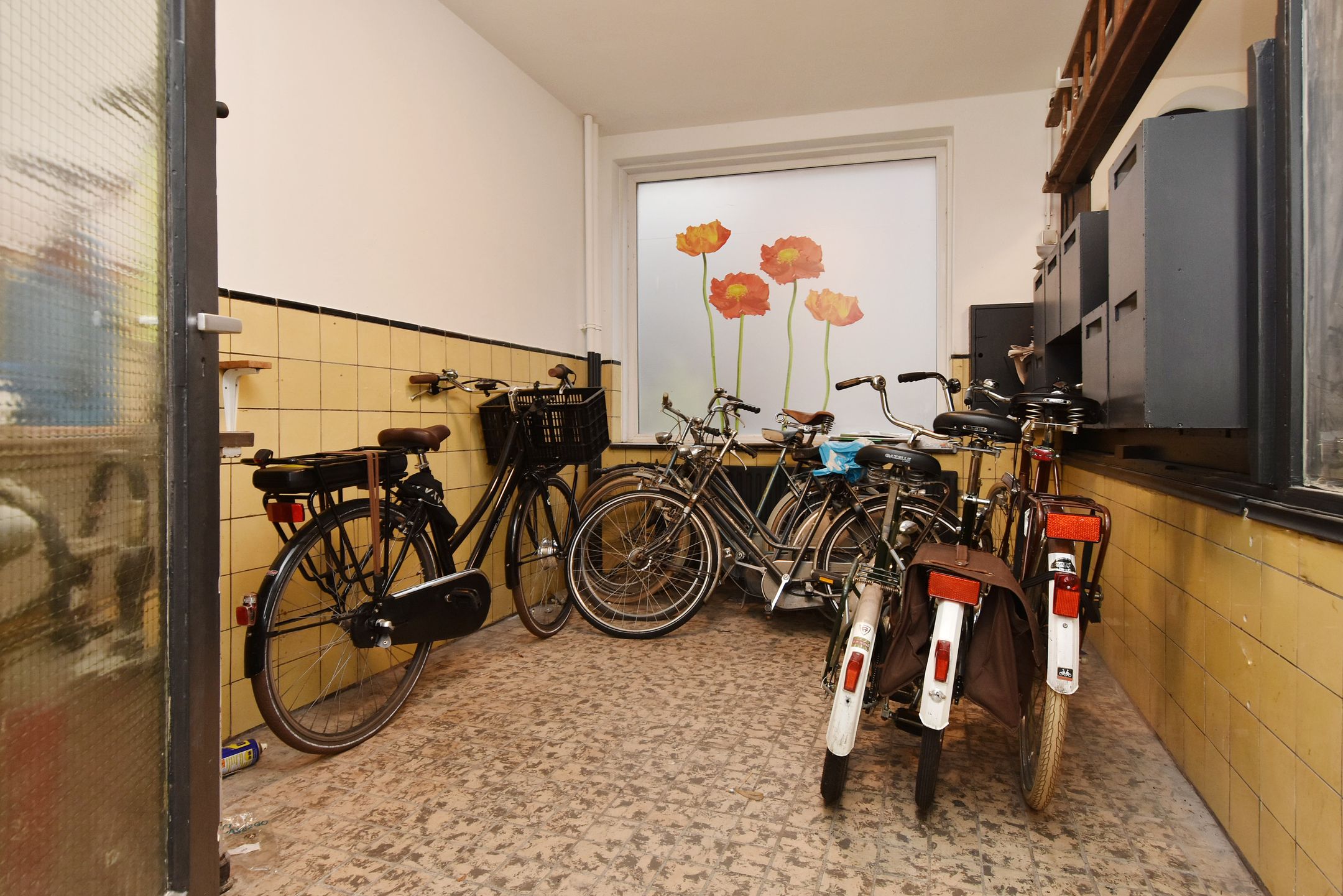 Photo 9 of Annastraat 4-A