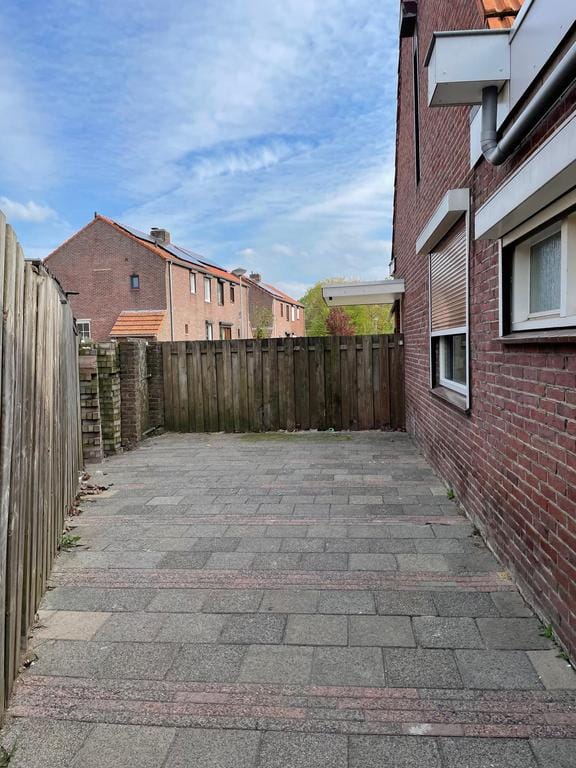 Foto 7 van Esdoornstraat 3