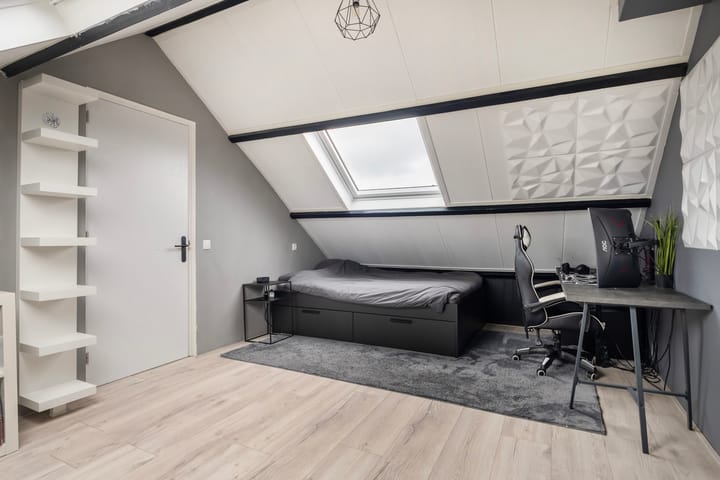 Photo 4 of Aysmastins 21