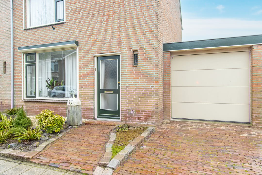 Photo 11 of Koningin Emmastraat 19