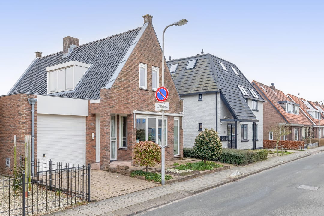 Photo 2 of Julianastraat 86