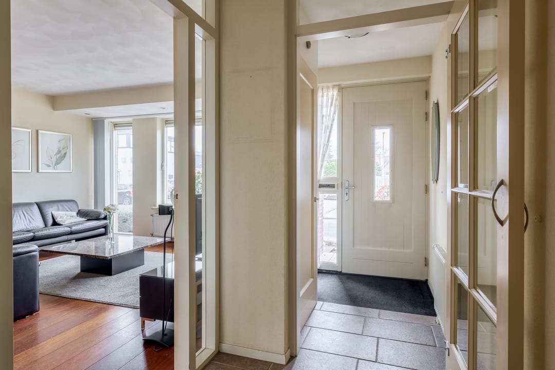 Photo 11 of Julianastraat 86