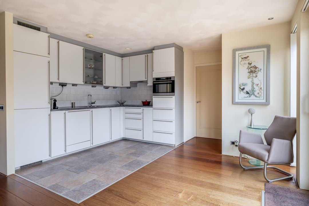 Photo 17 of Julianastraat 86