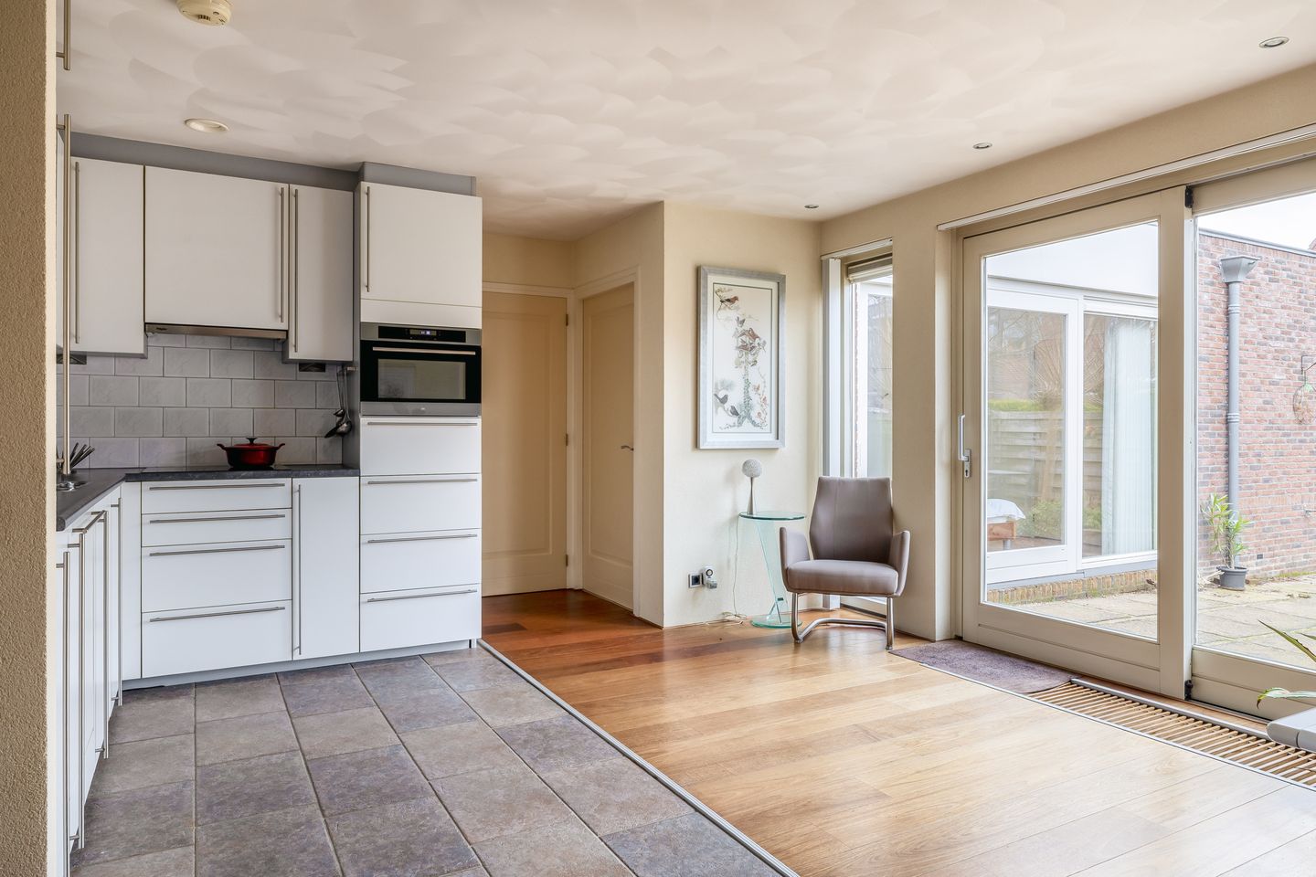 Photo 19 of Julianastraat 86