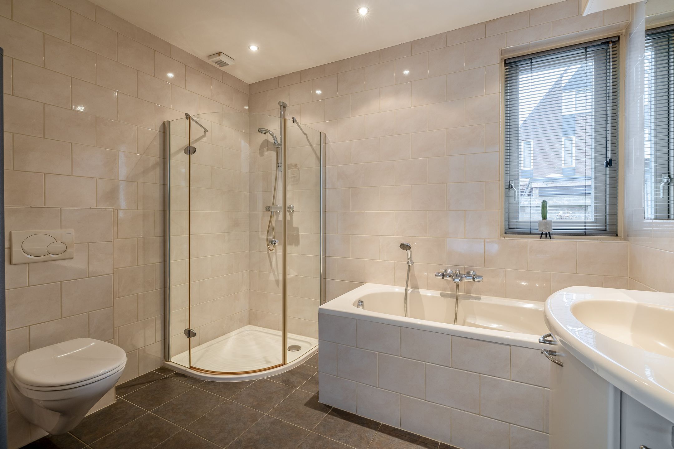 Photo 24 of Julianastraat 86