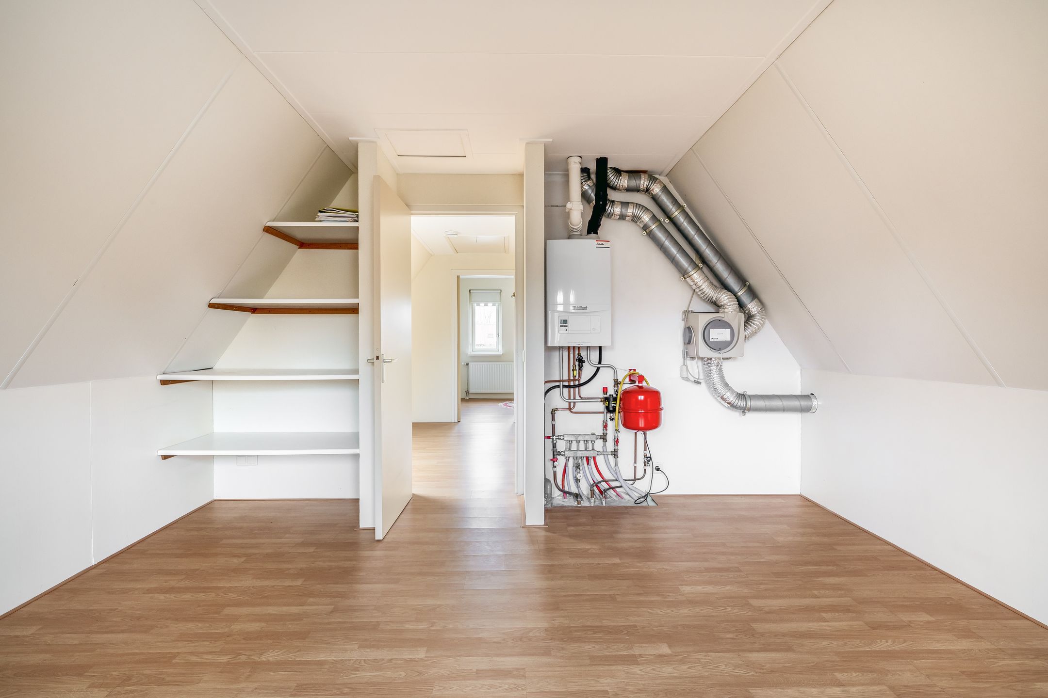 Photo 36 of Julianastraat 86