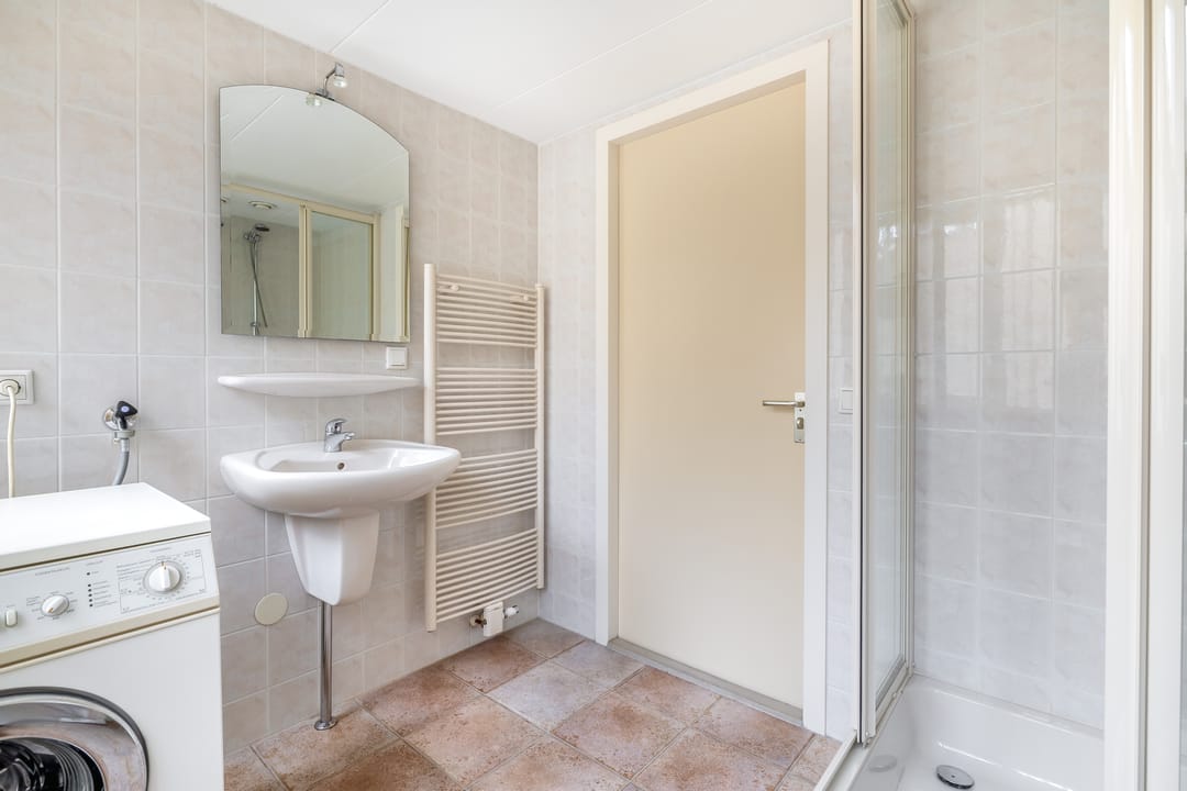 Photo 38 of Julianastraat 86