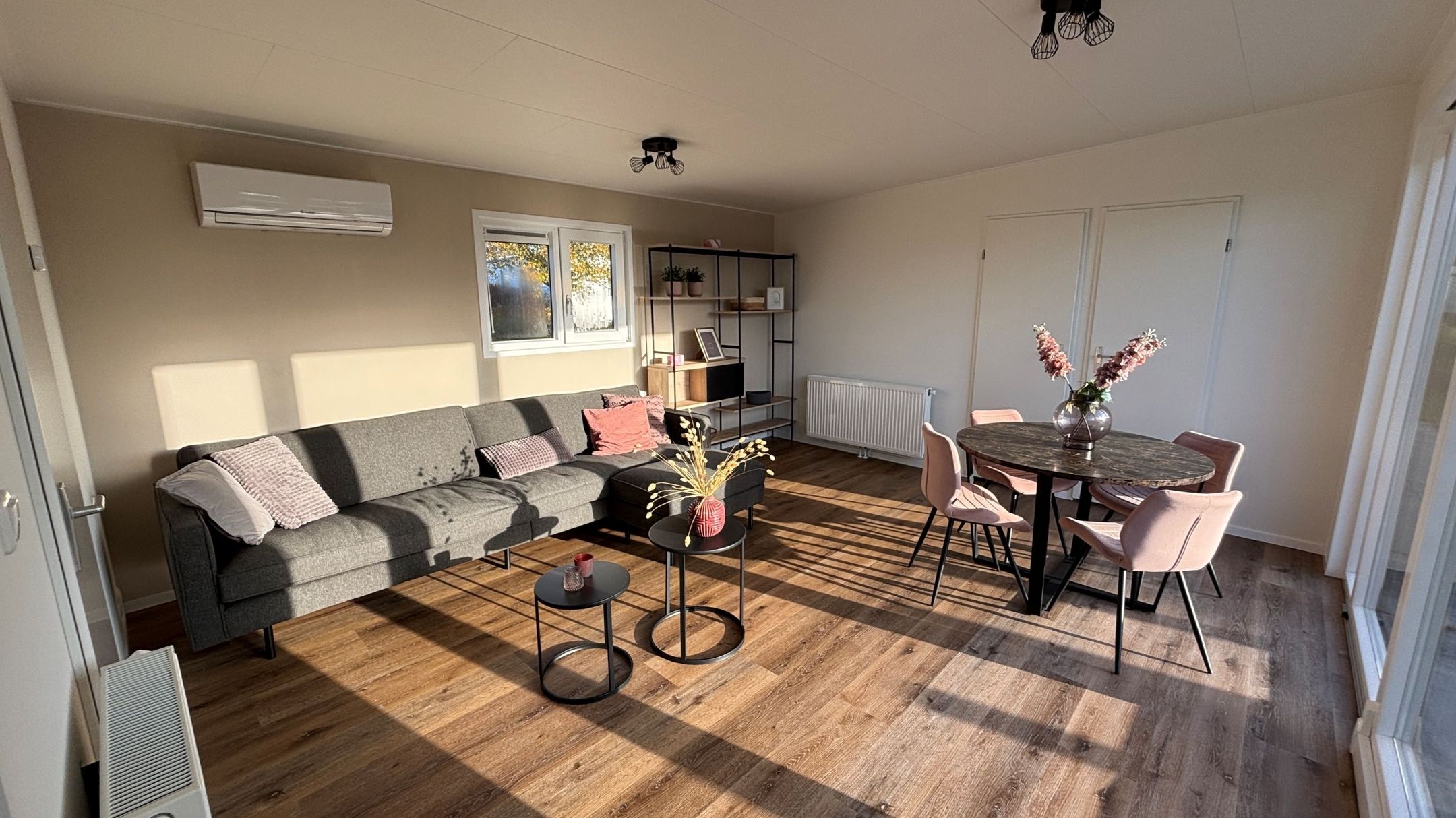 2-bedroom freehold villa in Scharendijke — photo 3 of 5