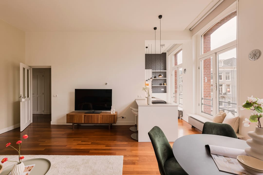 Foto 7 van Van Baerlestraat 15-2