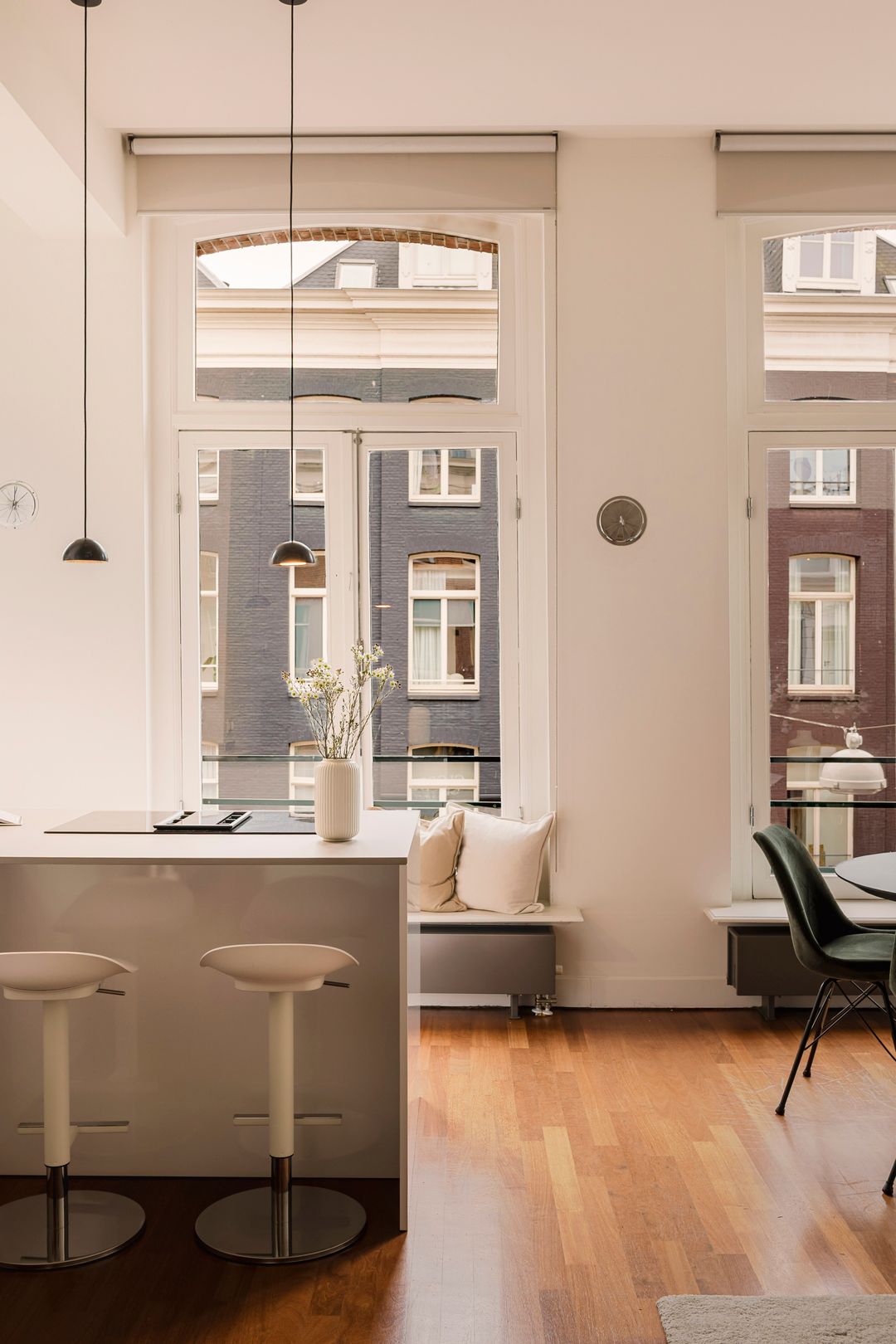 Foto 11 van Van Baerlestraat 15-2