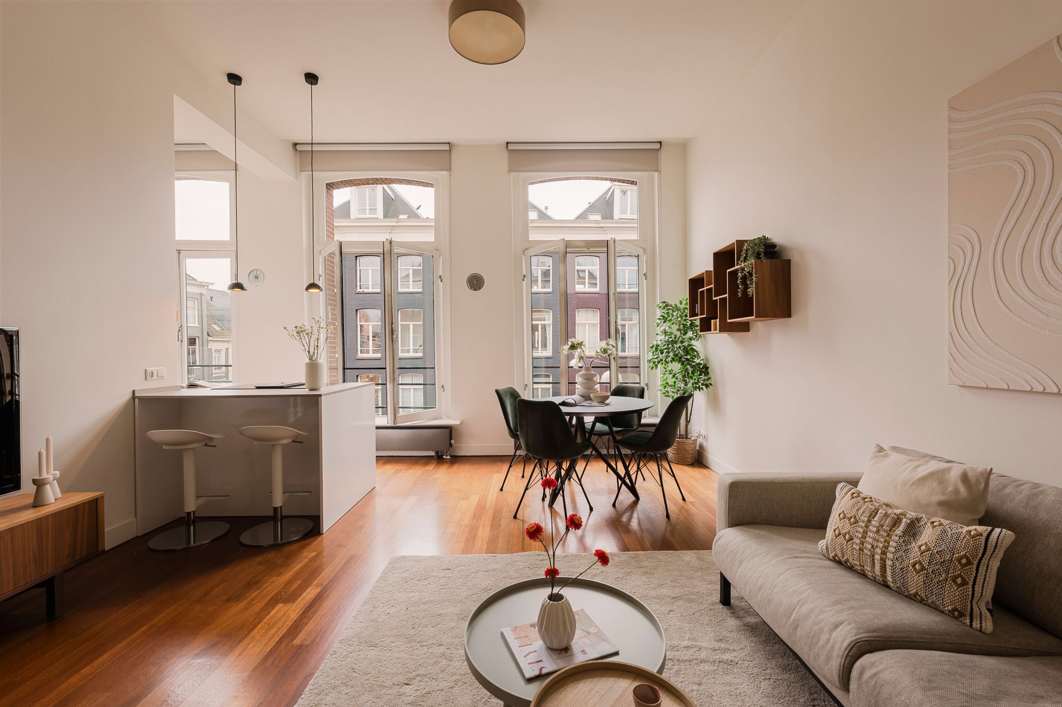 Foto 15 van Van Baerlestraat 15-2