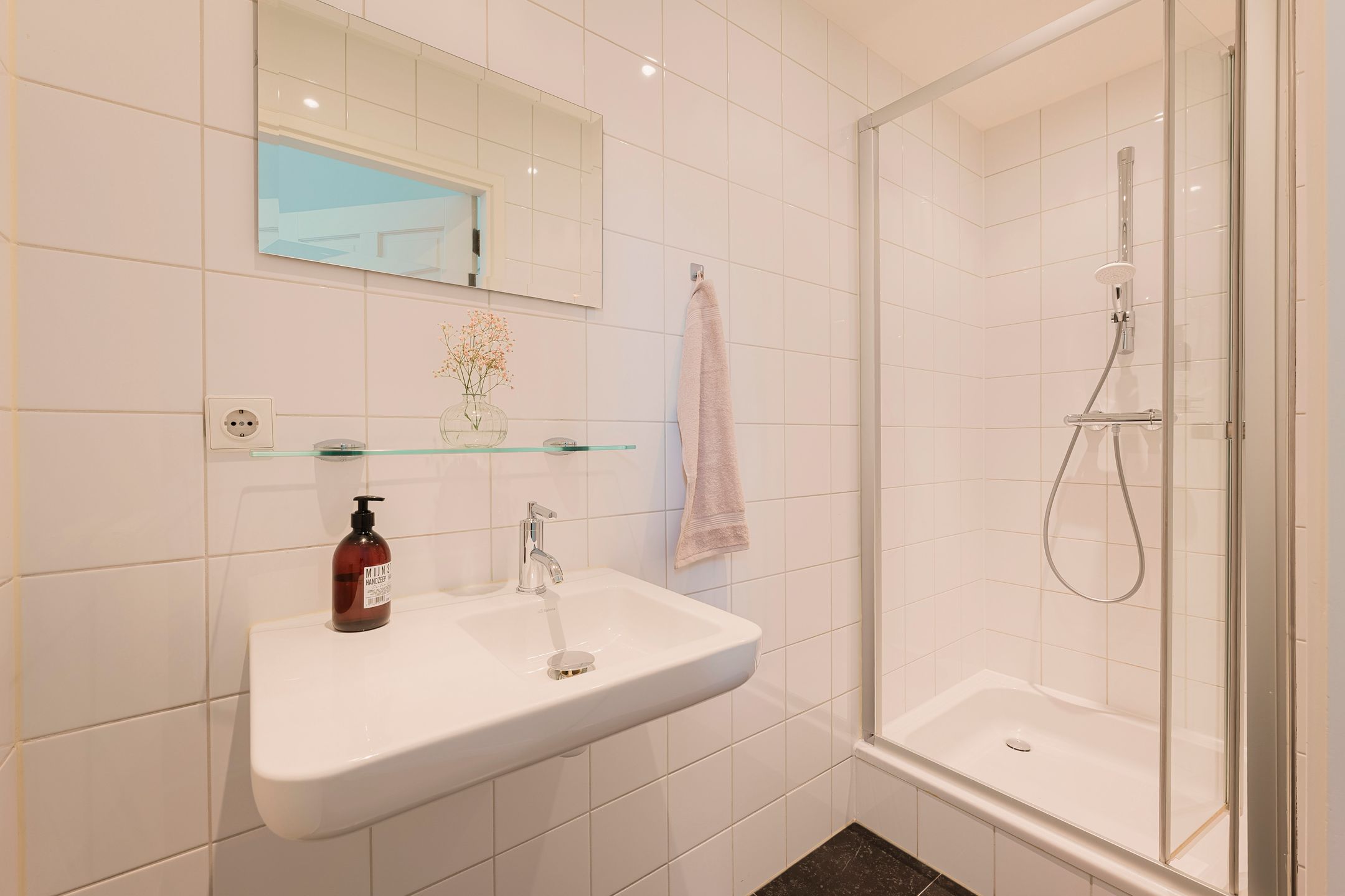 Foto 27 van Van Baerlestraat 15-2