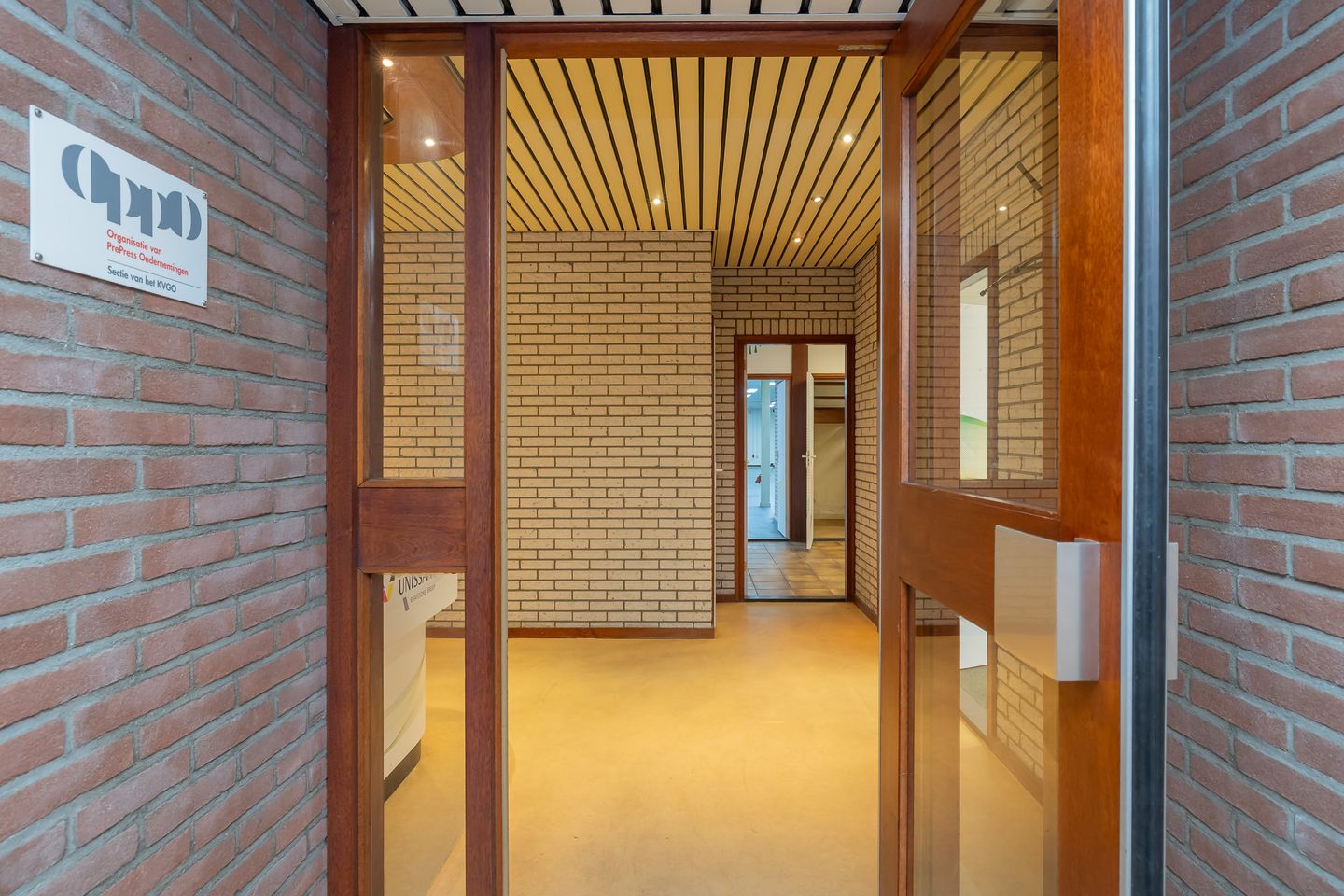 View photo 3 of Debbemeerstraat 15