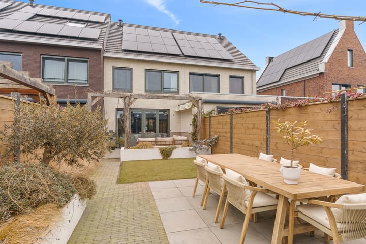 Photo 2 of Rozenhofstraat 38