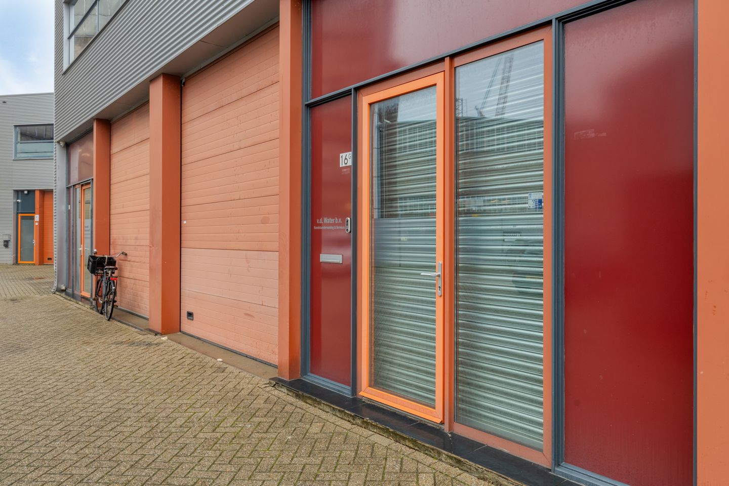 View photo 2 of Admiraal De Ruyterstraat 16-G