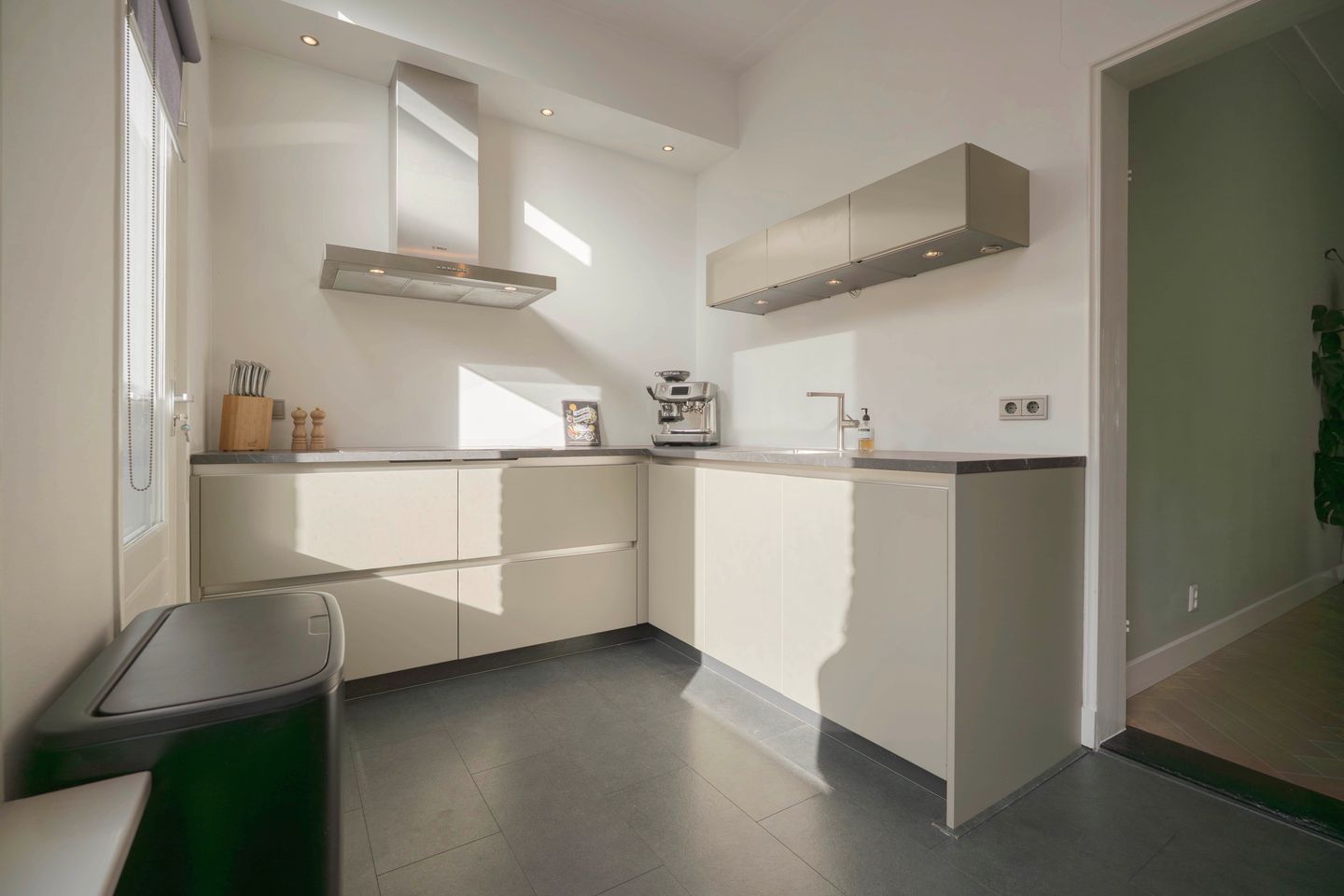 Photo 4 of Bouwmeesterstraat 20