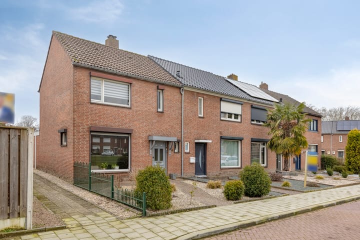 Anna van Saksenstraat 8