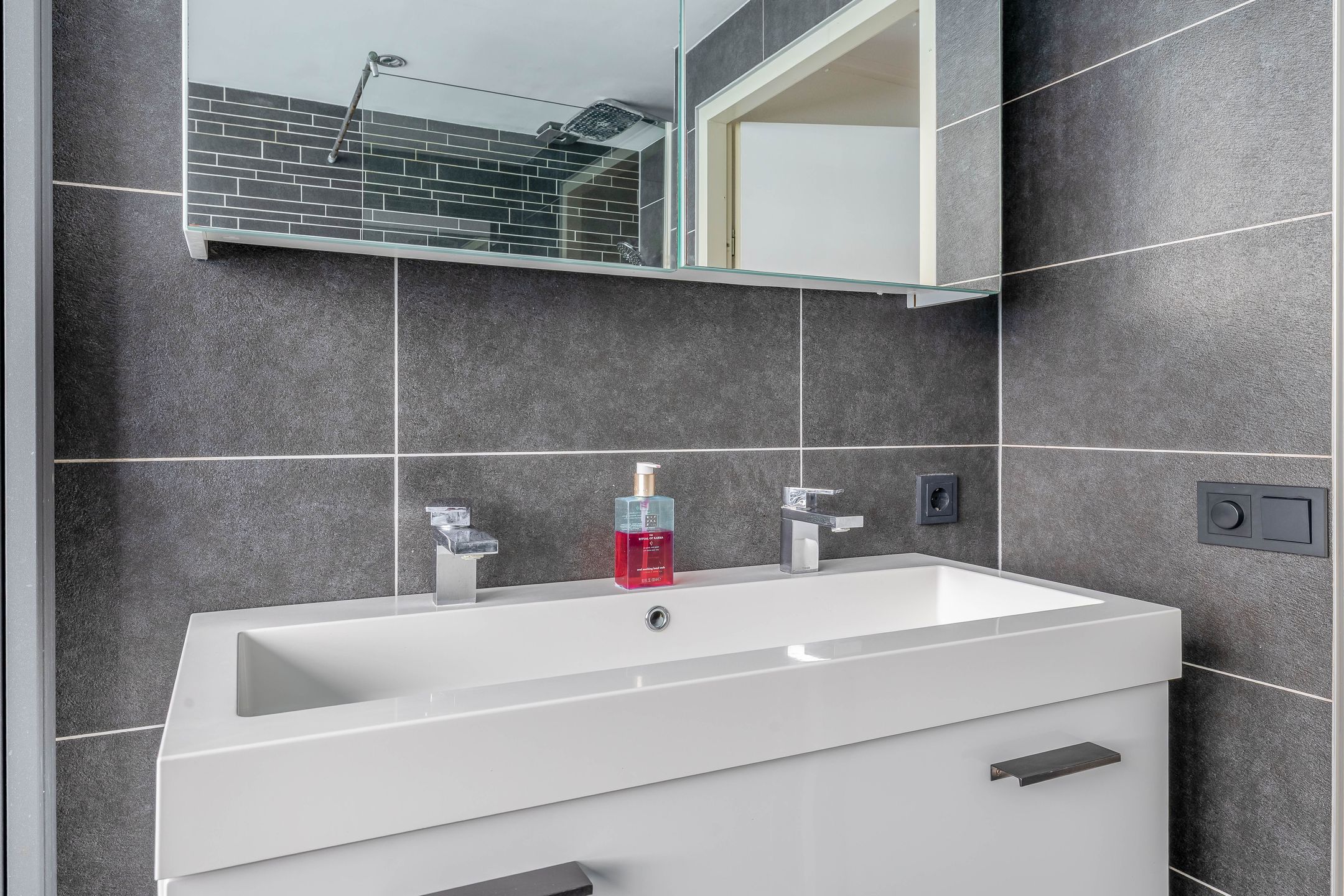 Photo 24 of Malzwin 2305