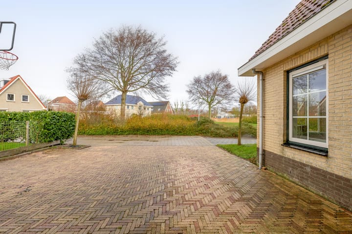 Photo 32 of Malzwin 2305