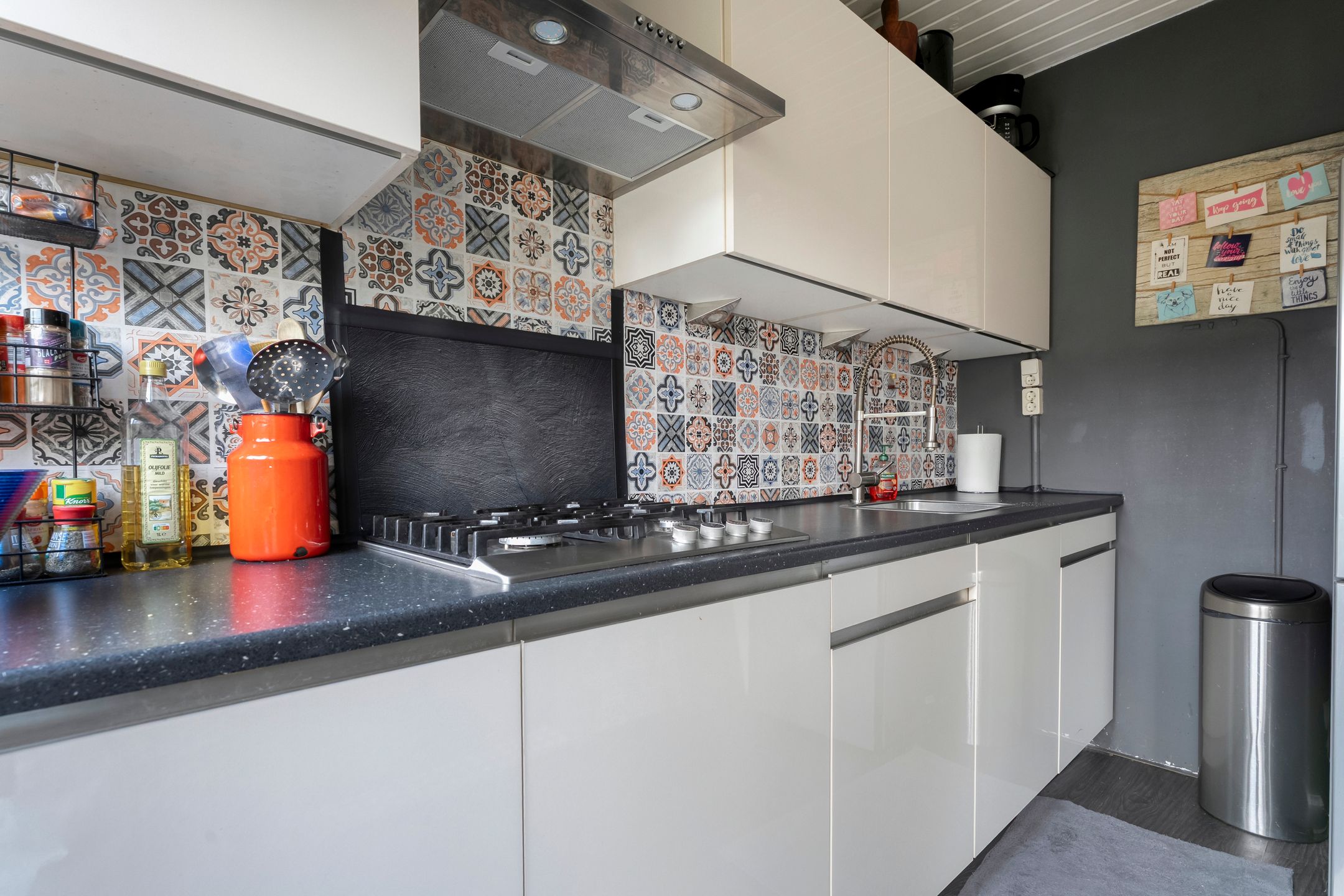 Photo 12 of Waalstraat 6