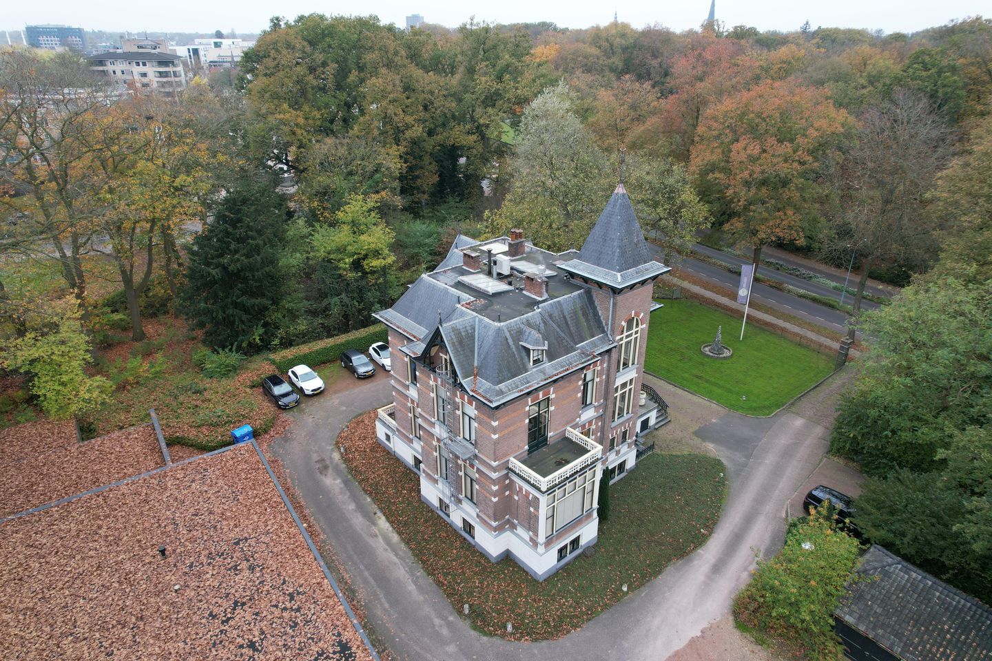 View photo 3 of Hofstraat 79