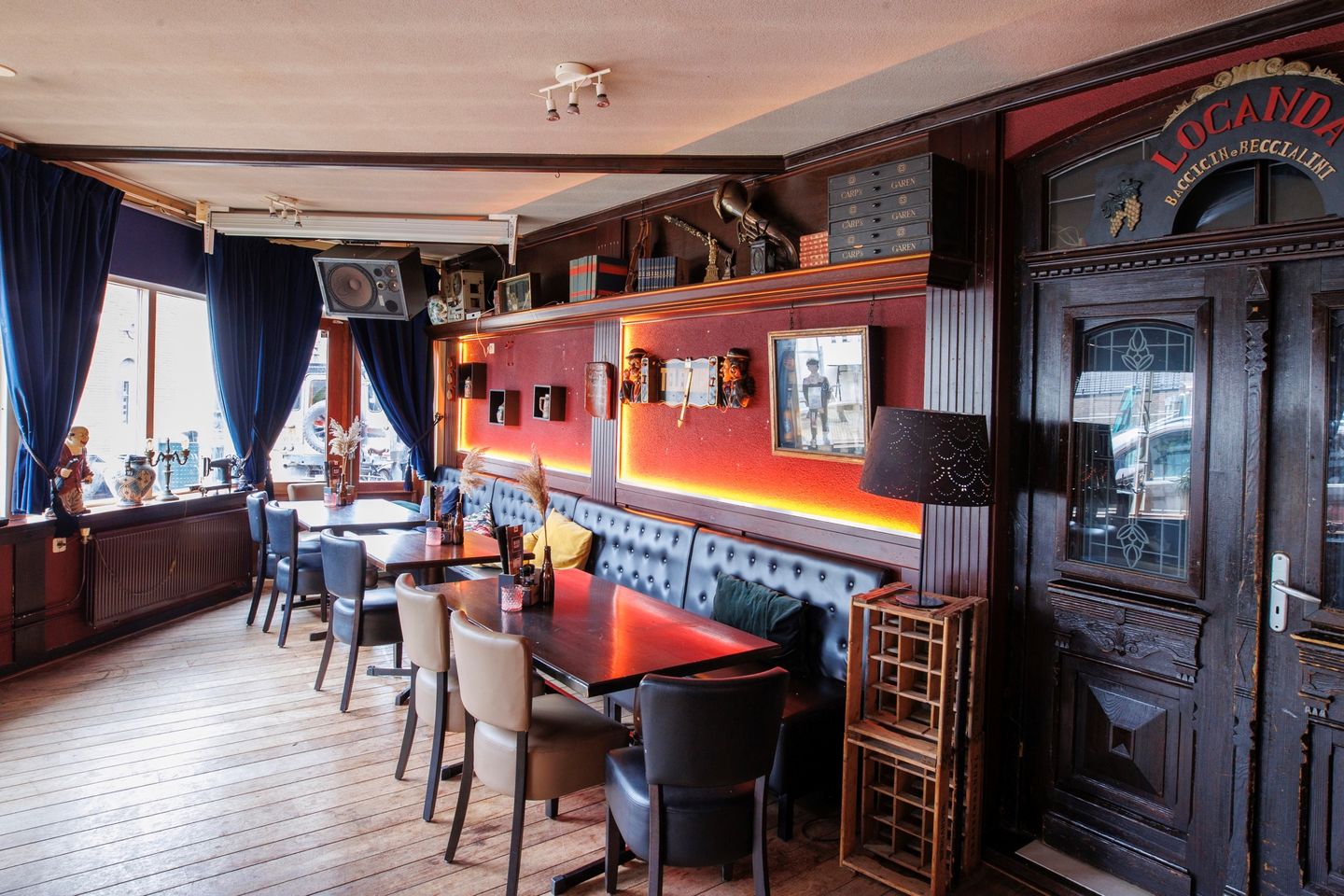 Bekijk foto 3 van Emmakade 1