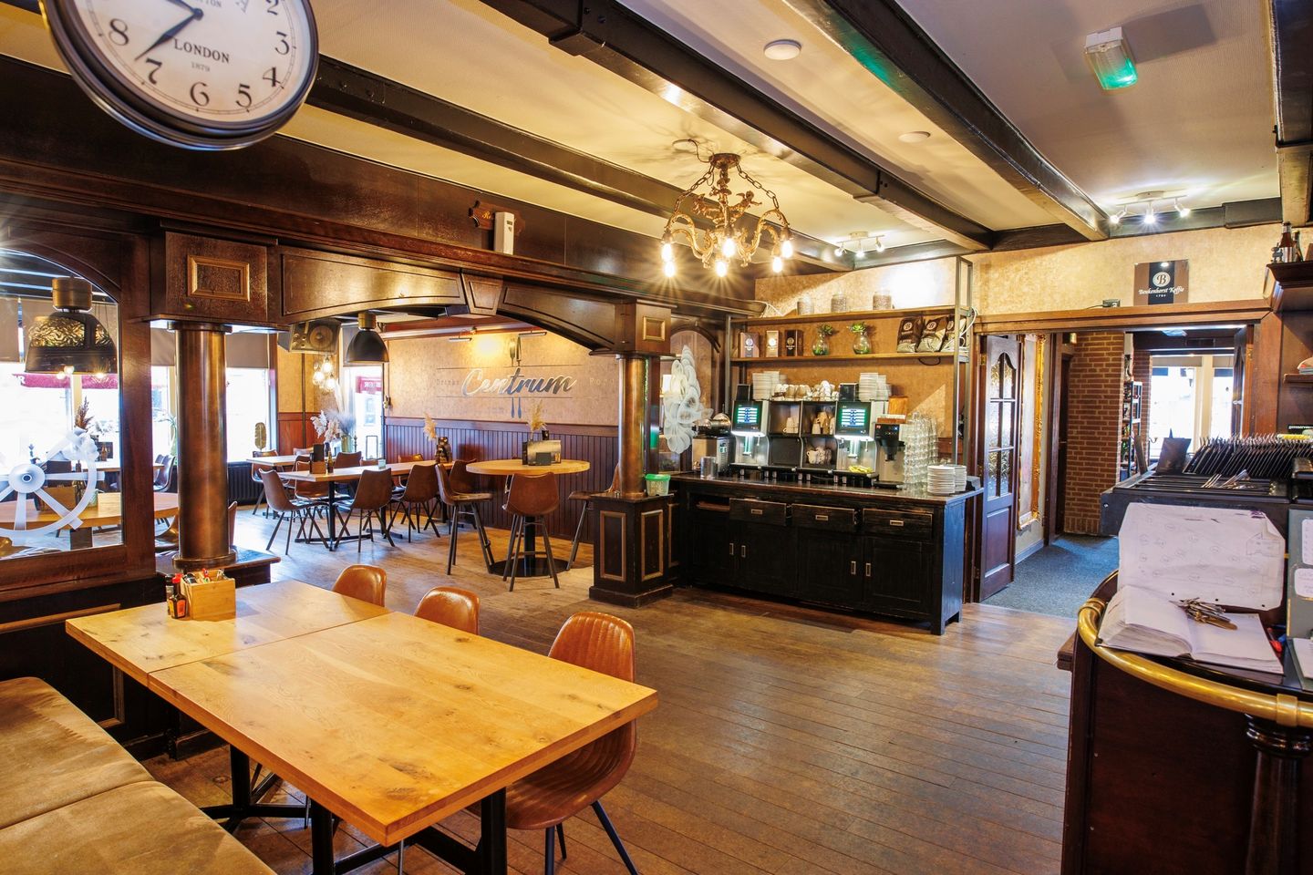 Bekijk foto 4 van Markt 12