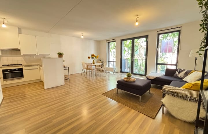 Photo 2 of Camperstraat 18-S