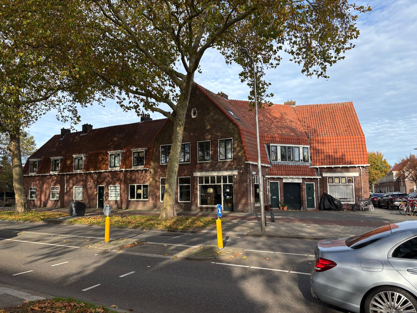 Bekijk foto 2 van Royaards van den Hamkade 95