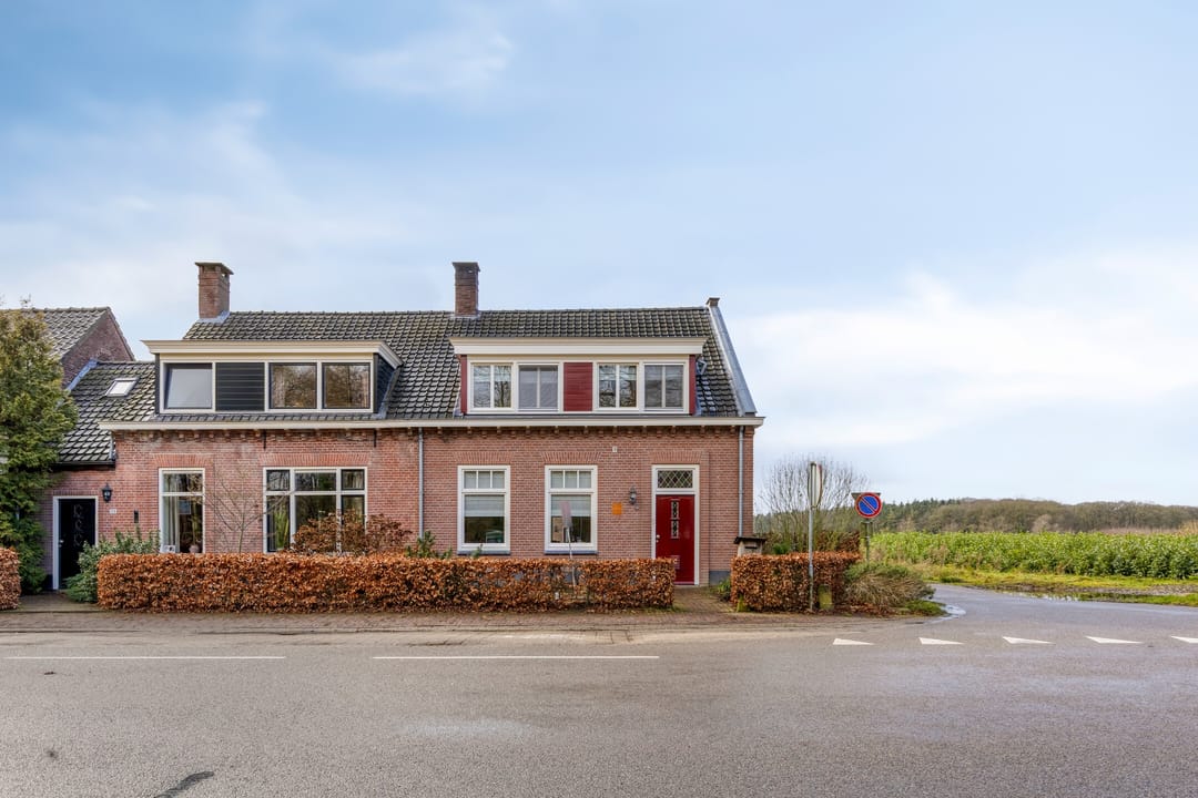Photo 1 of Schoorstraat 39