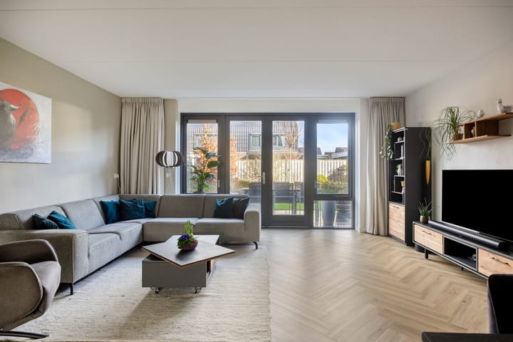 Foto 2 van Cornelis Lelyhage 36