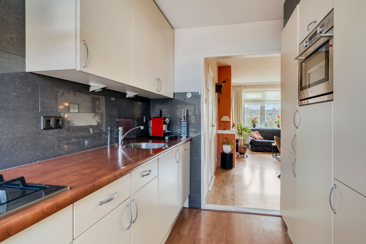 Foto 10 van van der Ploegstraat 9