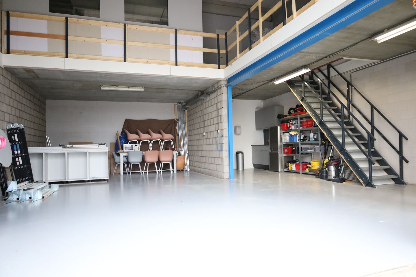 View photo 2 of Van Utrechtweg 36-g