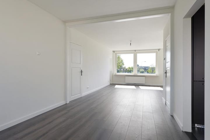 Photo 2 of Delftlaan 279-II