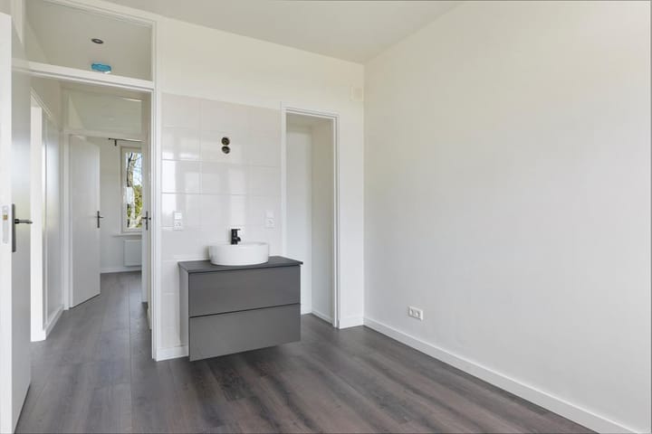 Photo 4 of Delftlaan 279-II