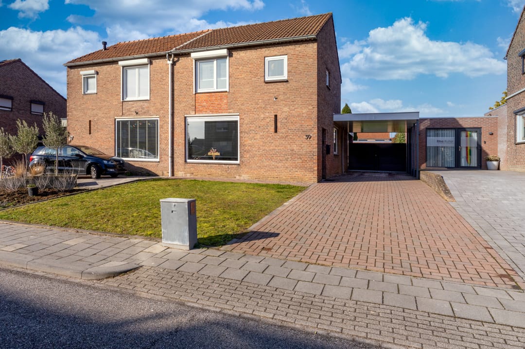 Foto 1 van Doctor Poelsstraat 39