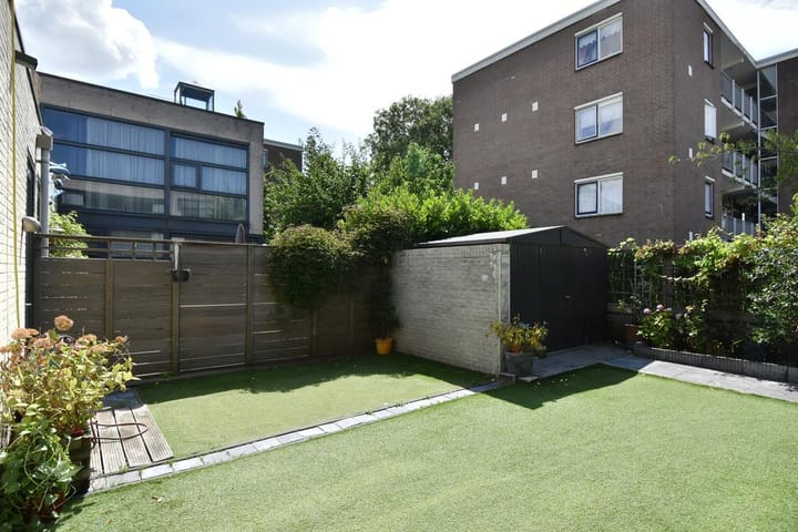 Photo 16 of Pieter de Voisstraat 16