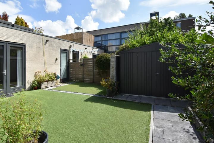 Photo 19 of Pieter de Voisstraat 16