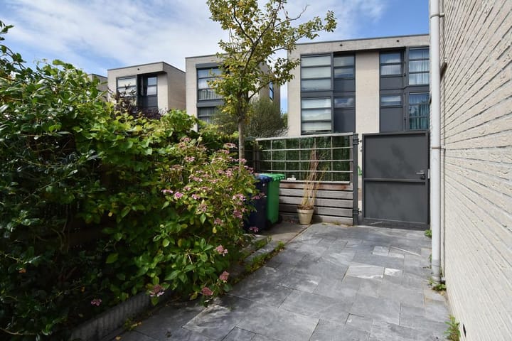 Photo 20 of Pieter de Voisstraat 16