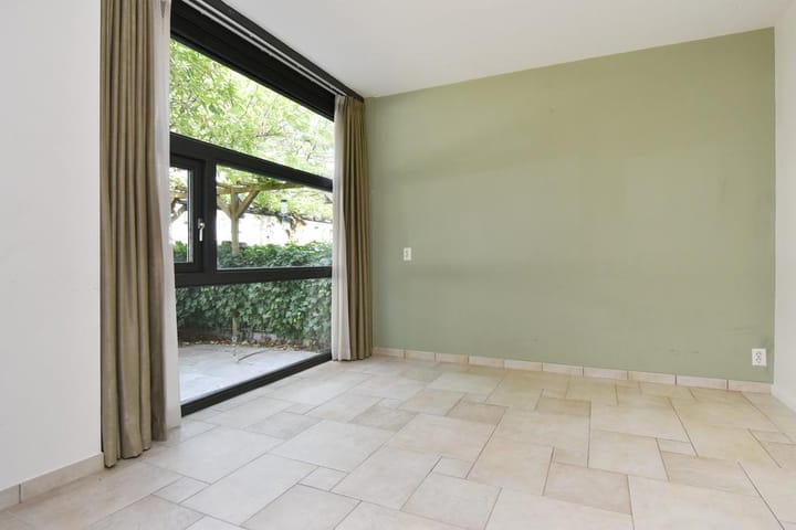 Photo 21 of Pieter de Voisstraat 16