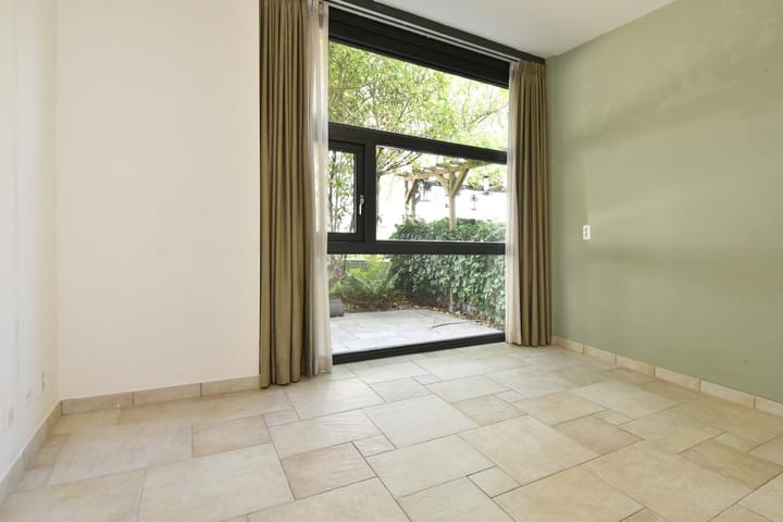 Photo 22 of Pieter de Voisstraat 16