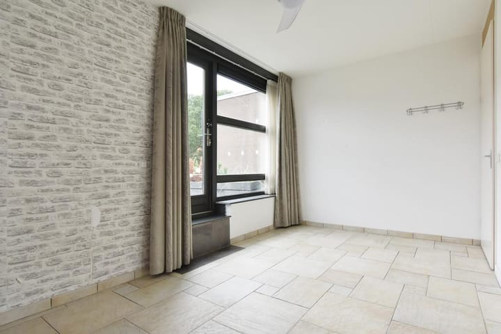 Photo 36 of Pieter de Voisstraat 16