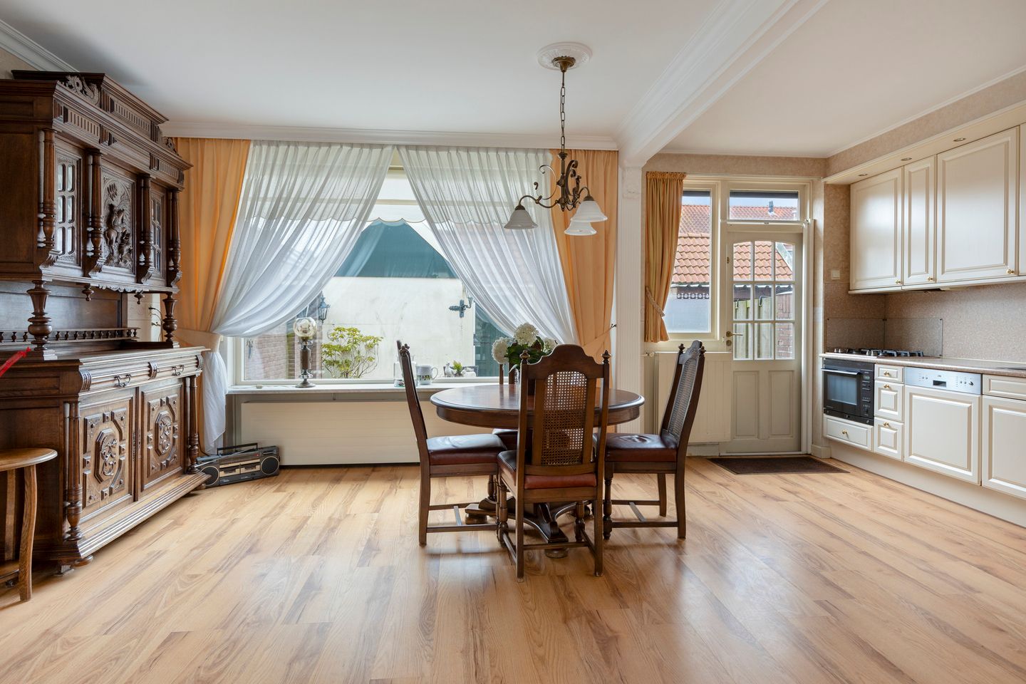 Photo 14 of Graaf Willemlaan 32