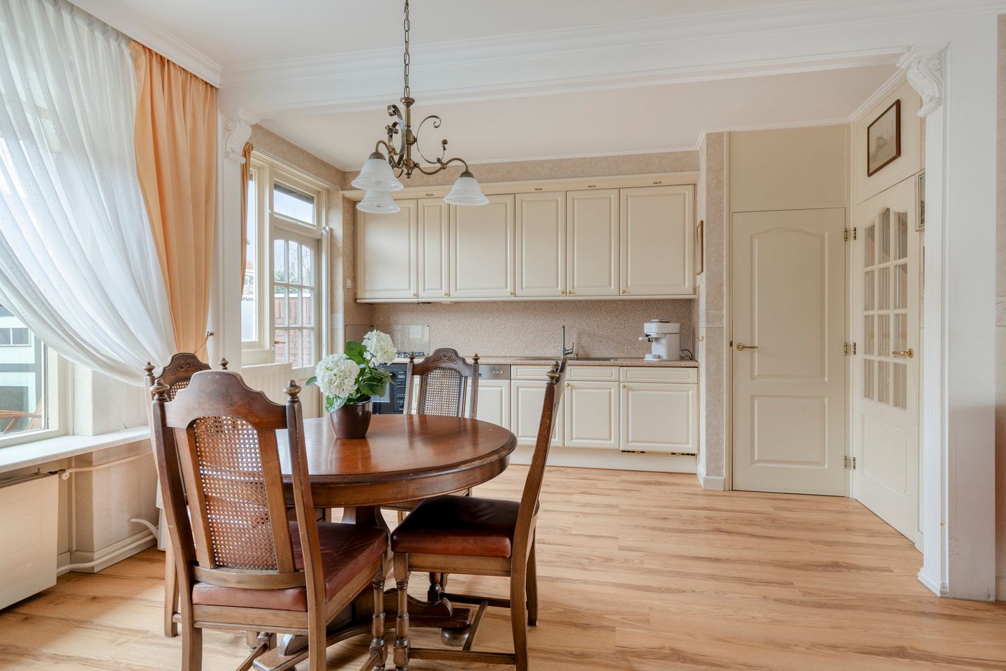 Photo 4 of Graaf Willemlaan 32