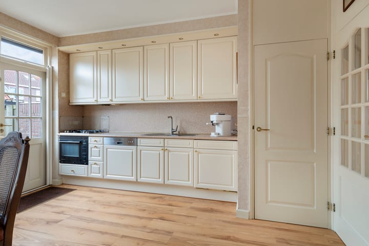 Photo 15 of Graaf Willemlaan 32