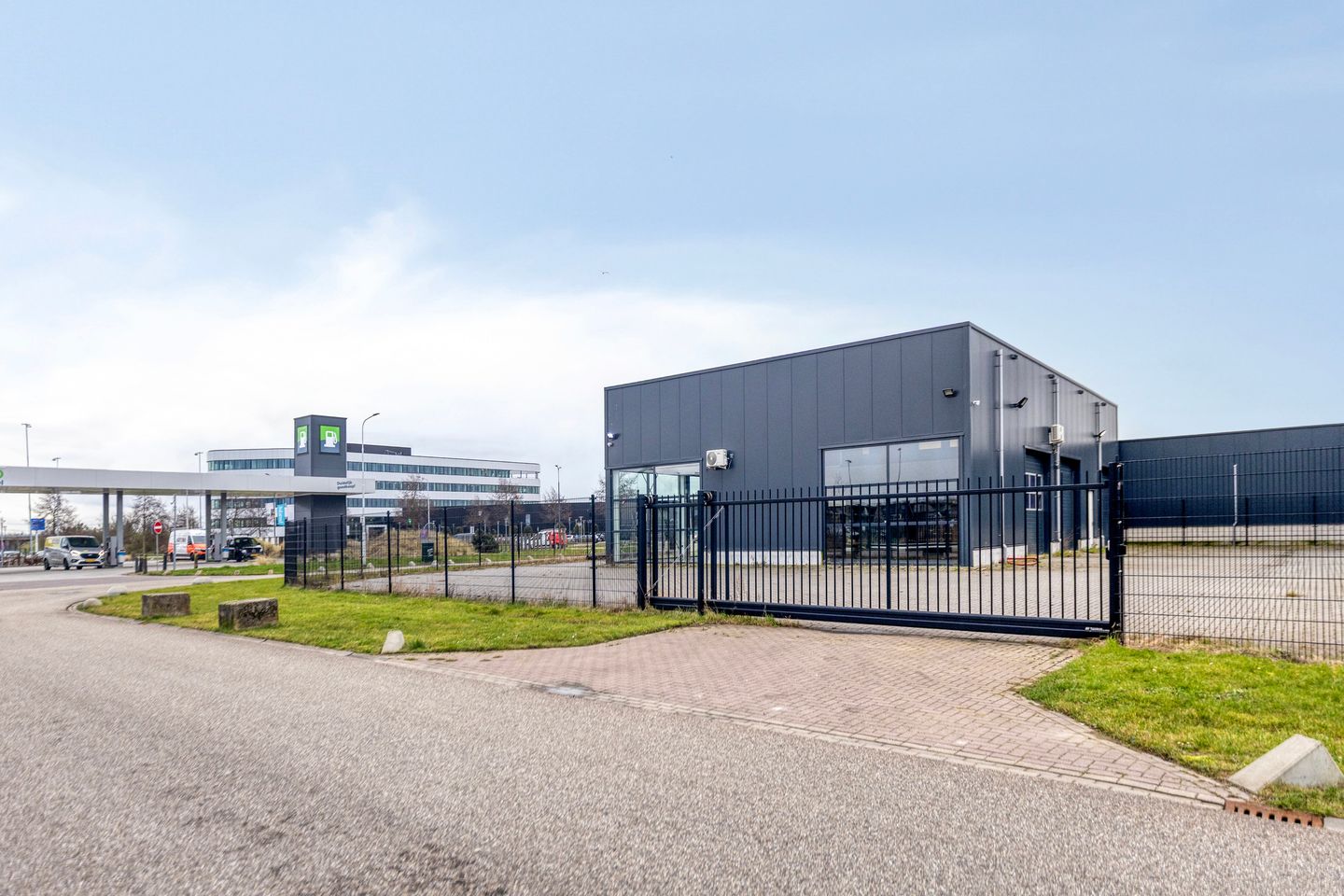 View photo 5 of Hudsonweg 14