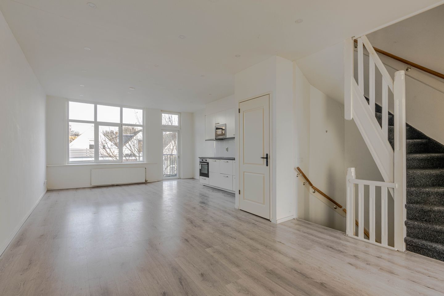 Foto 19 van Oostvoornsestraat 15-A