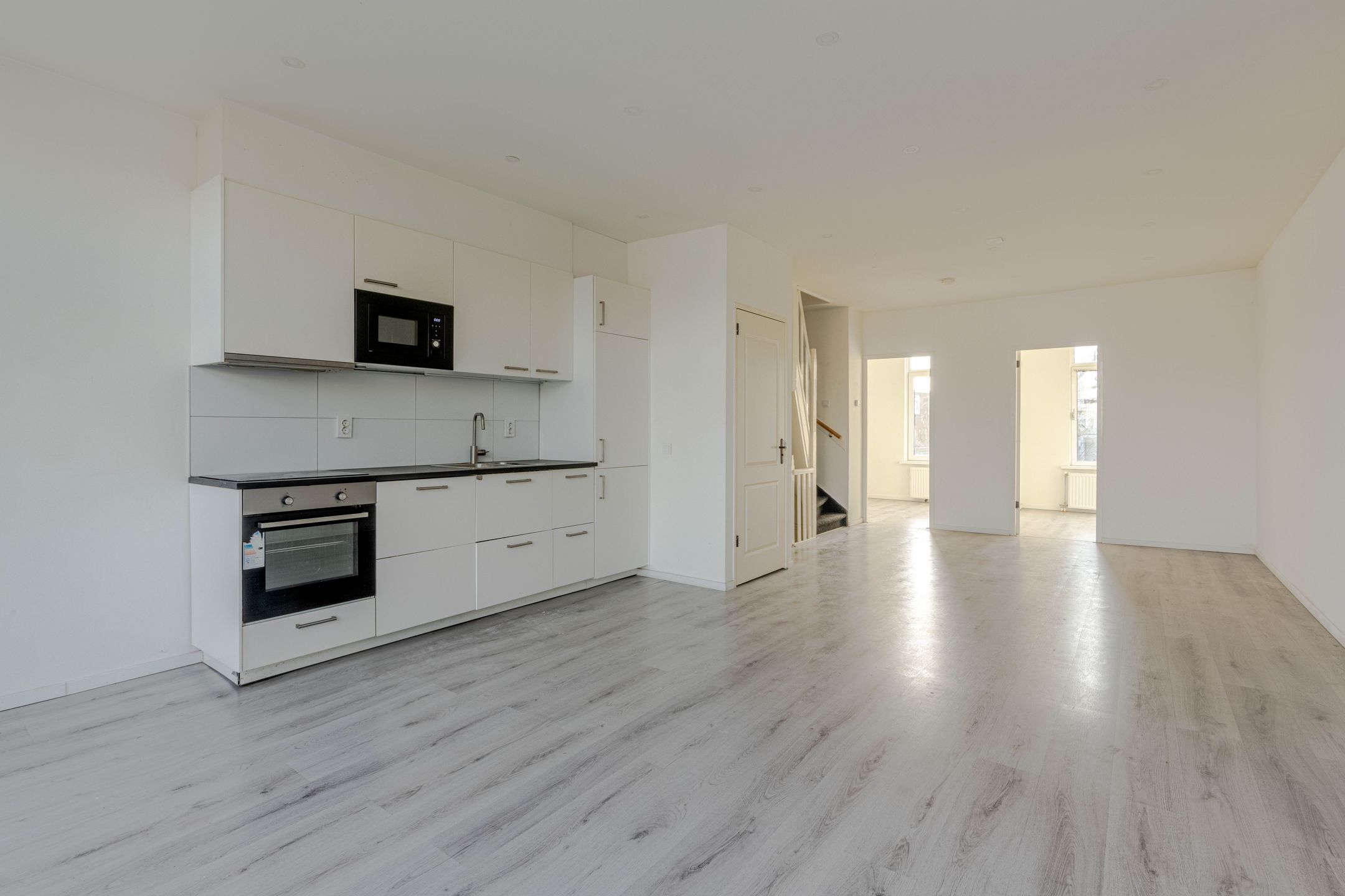 Foto 21 van Oostvoornsestraat 15-A