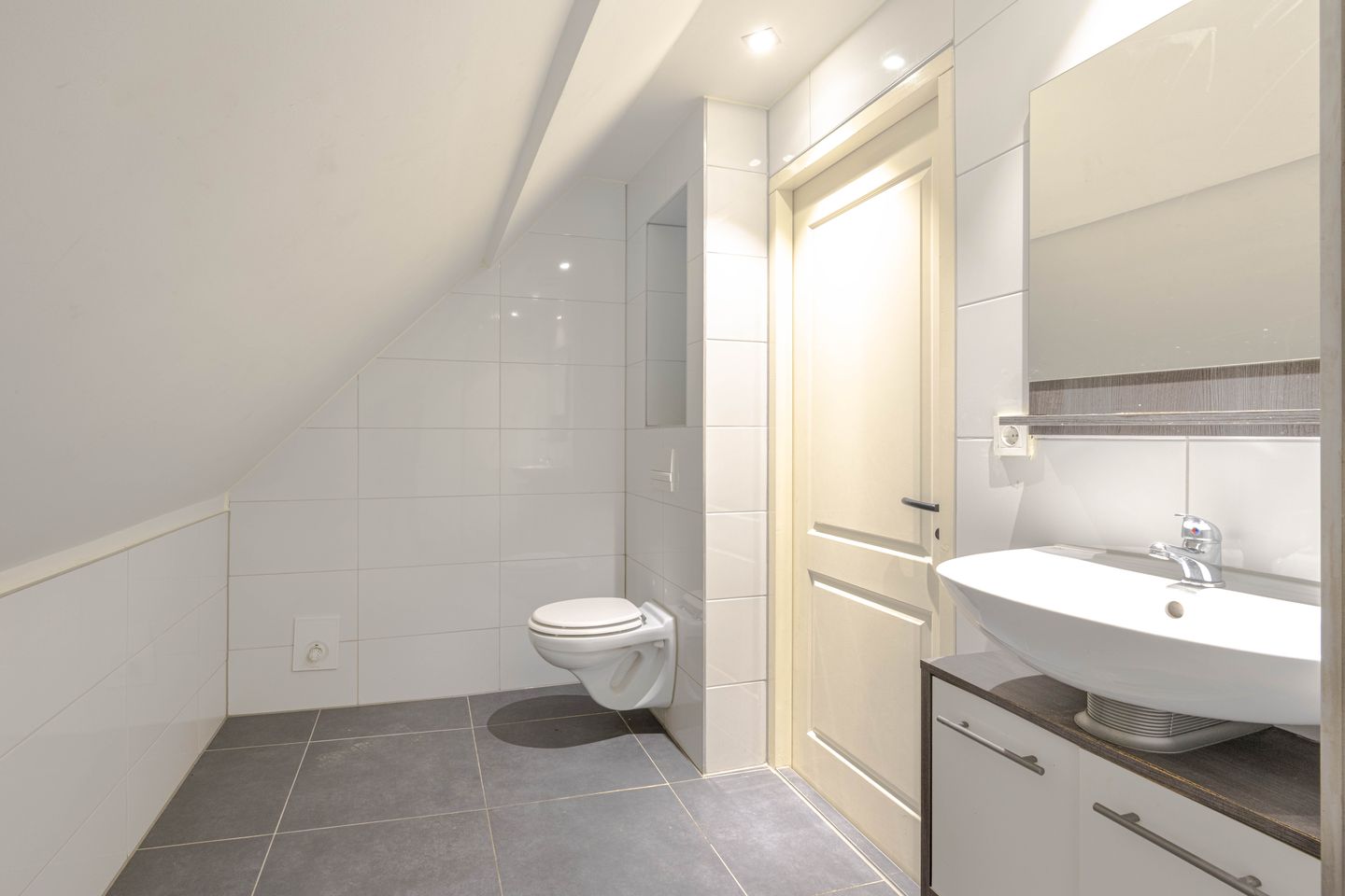 Foto 34 van Oostvoornsestraat 15-A